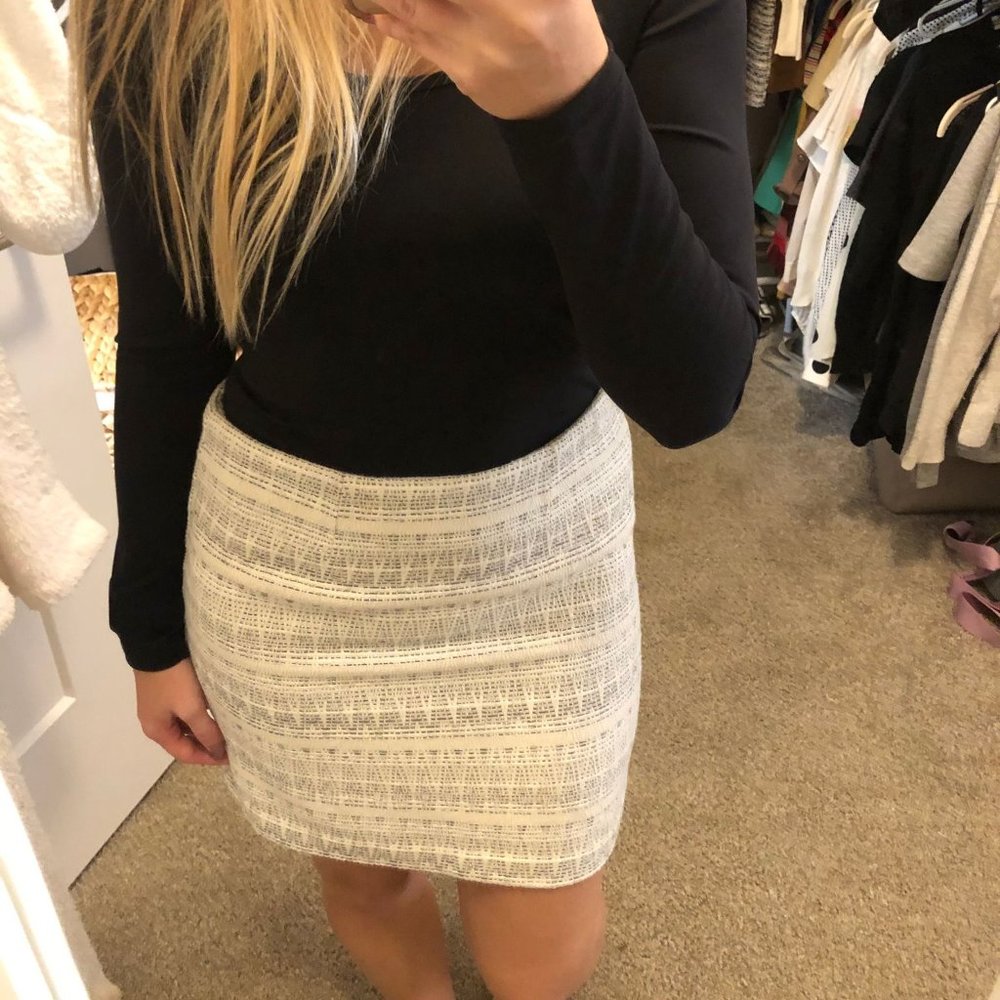 Forever 21 white mini skirt size small